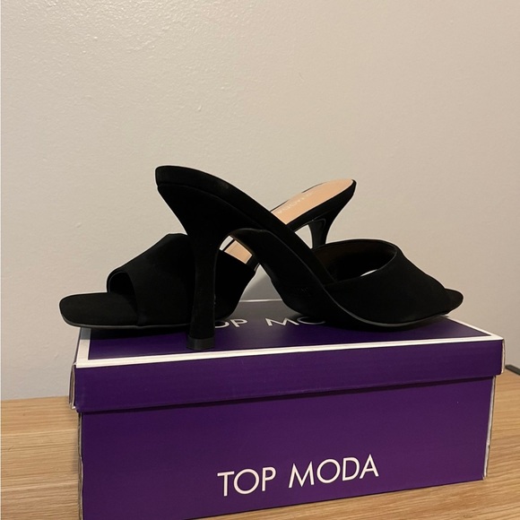 Heels - Picture 1 of 3